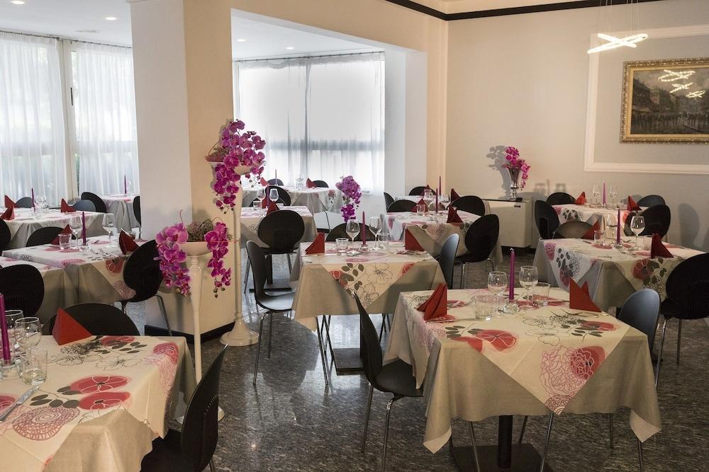 Hotel Vela D'Oro Riccione Eksteriør billede