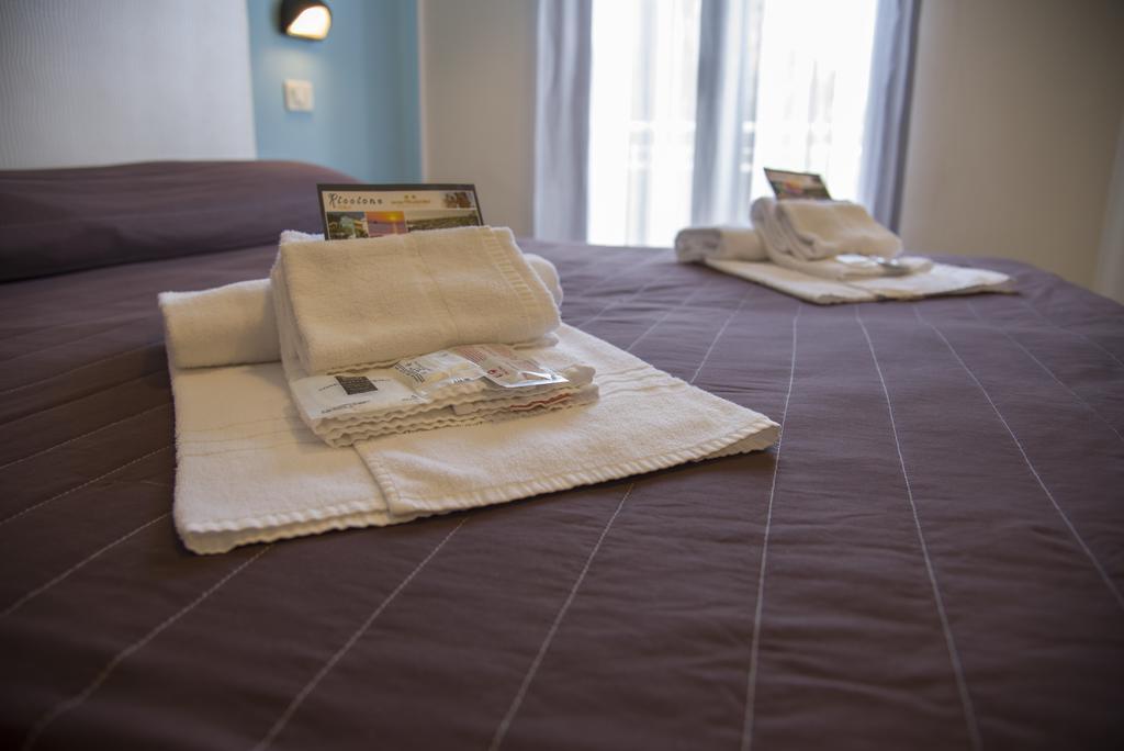 Hotel Vela D'Oro Riccione Eksteriør billede
