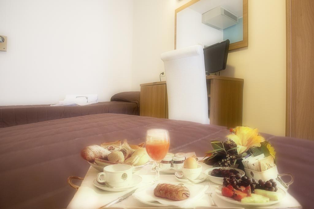 Hotel Vela D'Oro Riccione Eksteriør billede