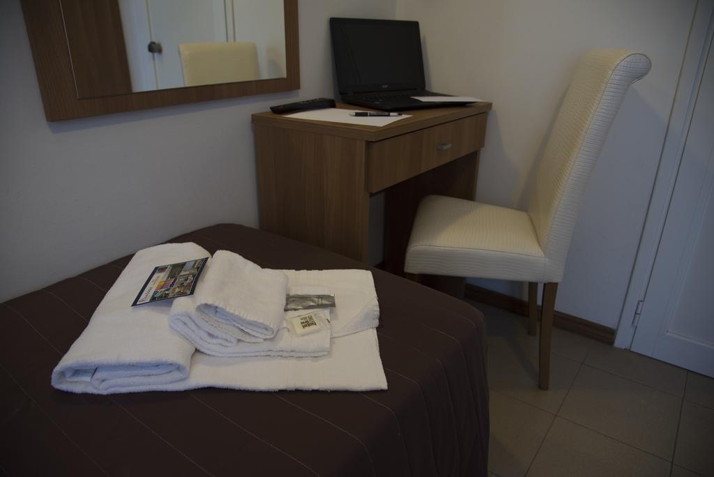 Hotel Vela D'Oro Riccione Eksteriør billede