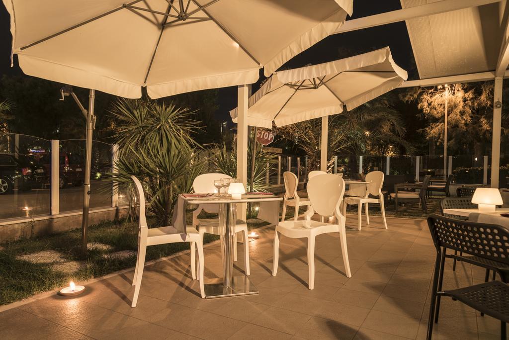 Hotel Vela D'Oro Riccione Eksteriør billede