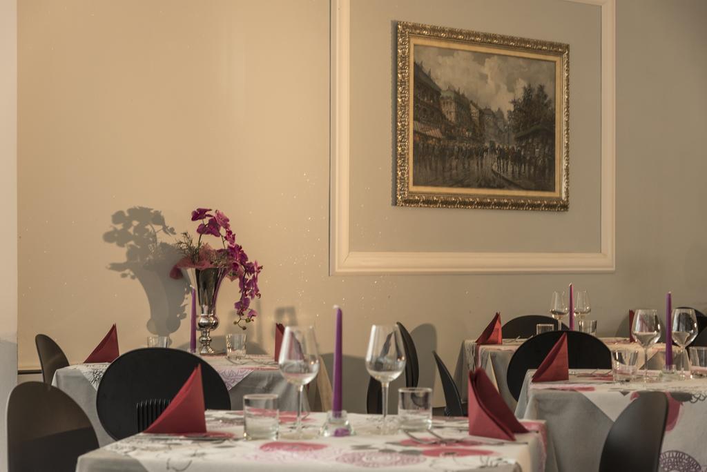 Hotel Vela D'Oro Riccione Eksteriør billede