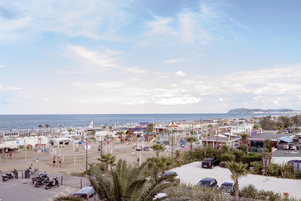 Hotel Vela D'Oro Riccione Eksteriør billede
