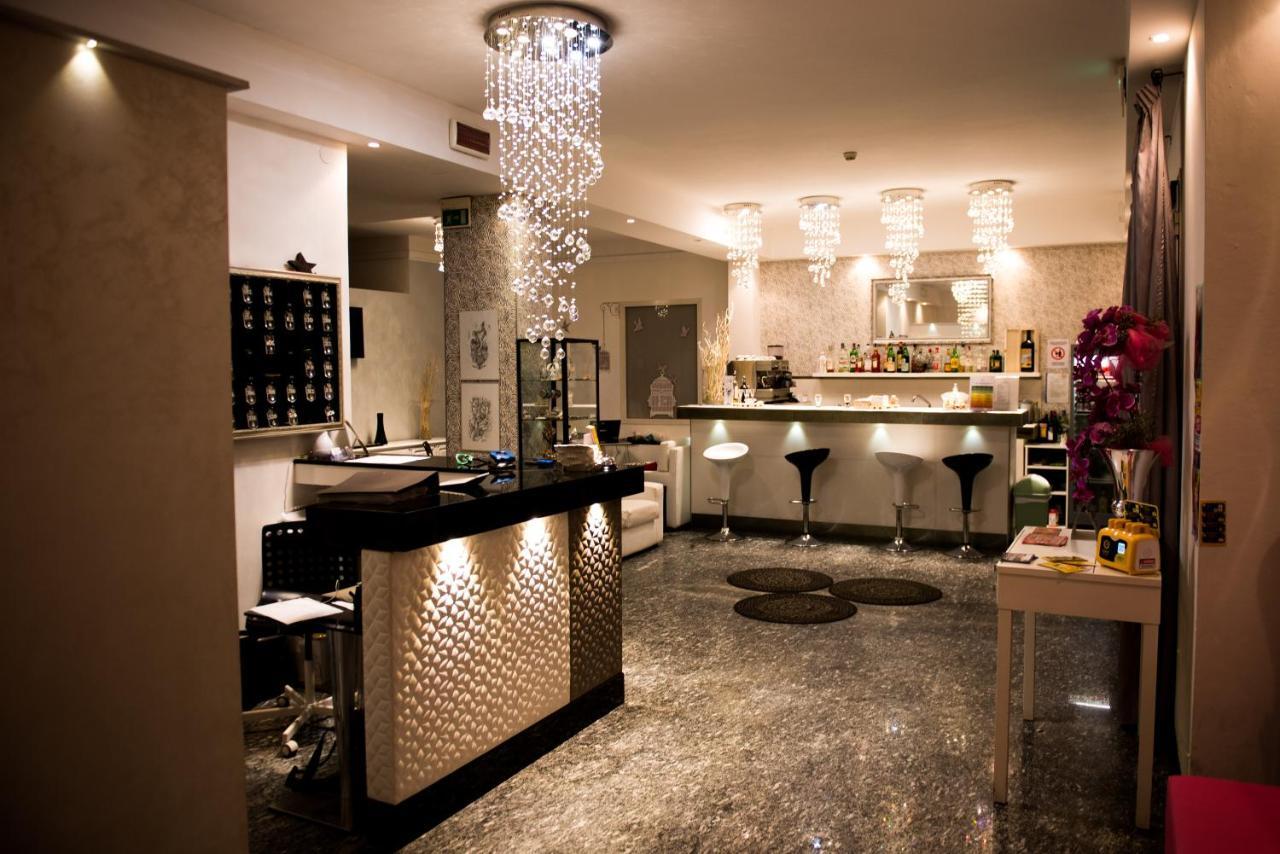 Hotel Vela D'Oro Riccione Eksteriør billede