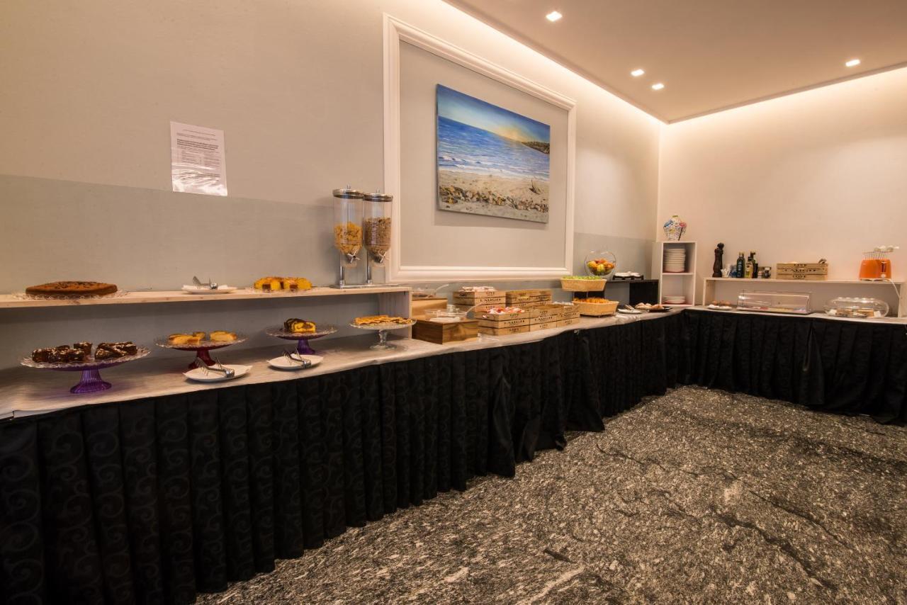 Hotel Vela D'Oro Riccione Eksteriør billede
